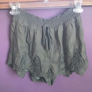 Shorts Mudd Brand Kohls Junior Size Large lace scalloped ends elastic waist